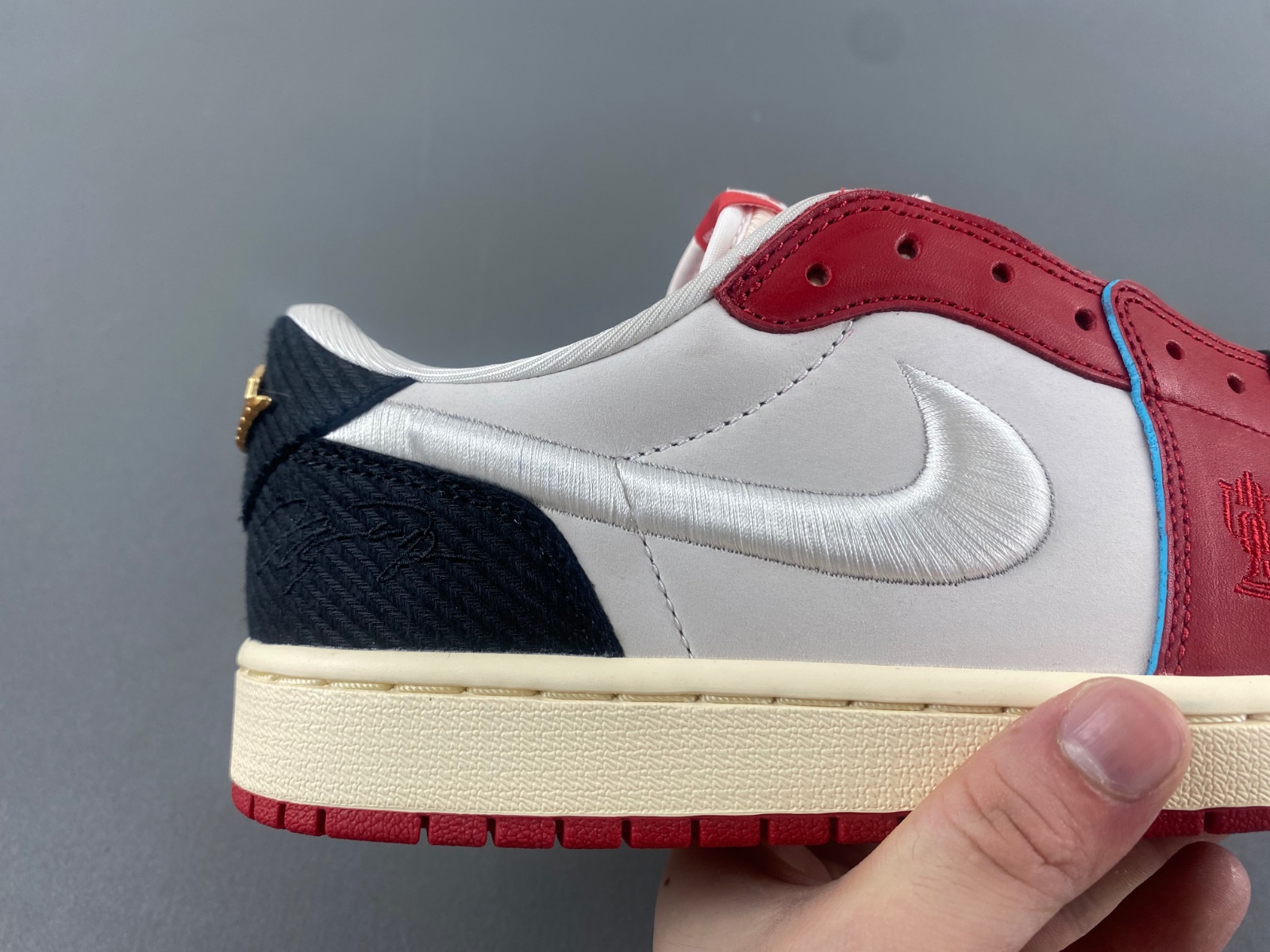 Trophy Room x Air Jordan 1 Low OG “Rookie Card: Home”   HV6157-100