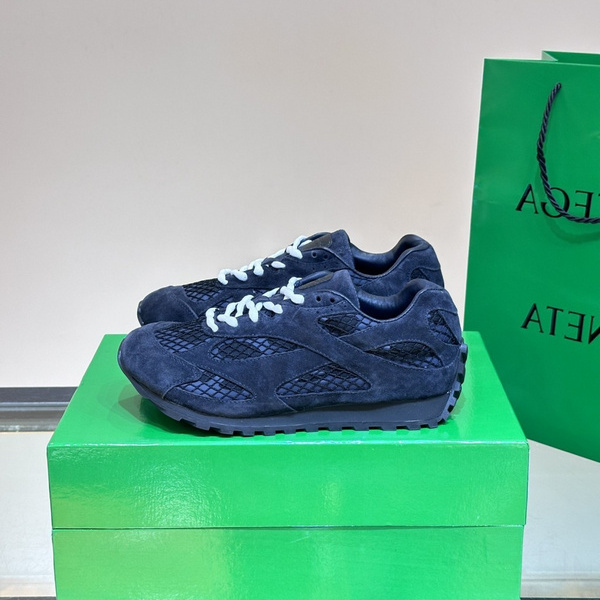 b0tte*a Ven*ta sneaker