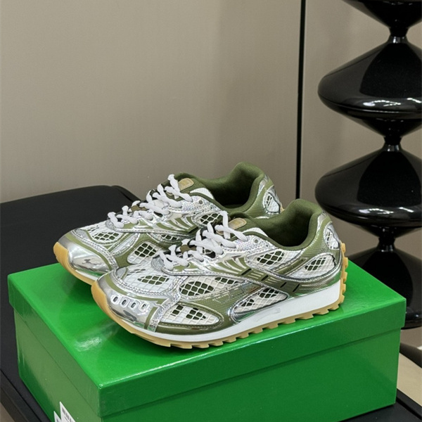 b0tte*a Ven*ta sneaker