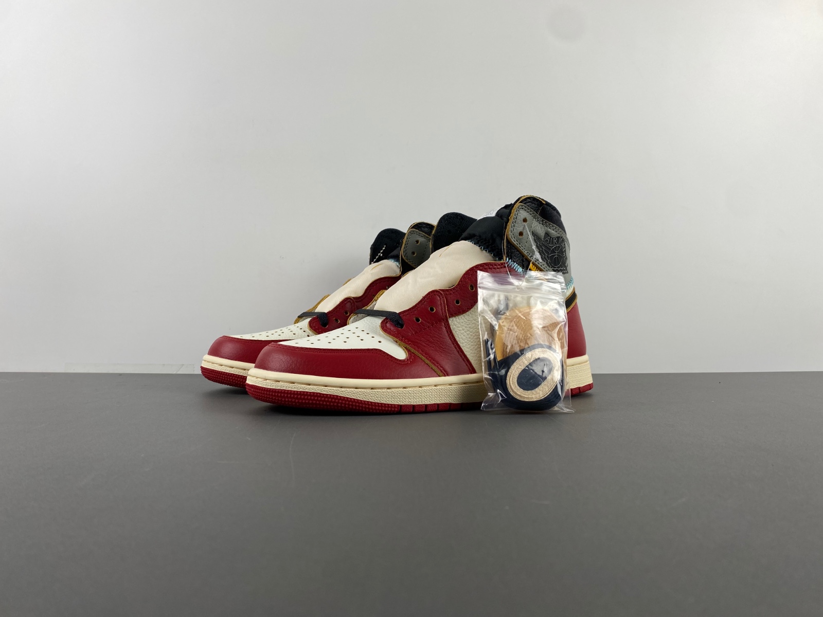 Union LA x Air Jordan 1 High OG “Chicago”  HV8563-600