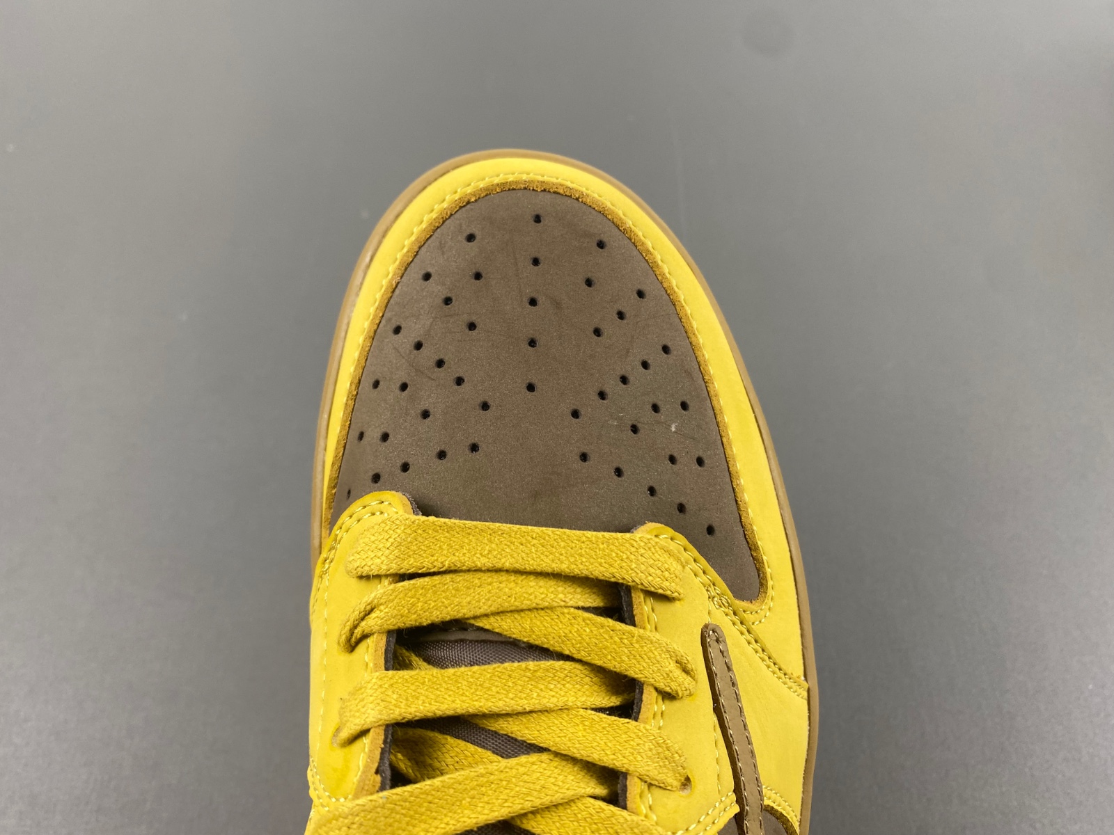 Travis Scott x Air Jordan   DM7866-665
