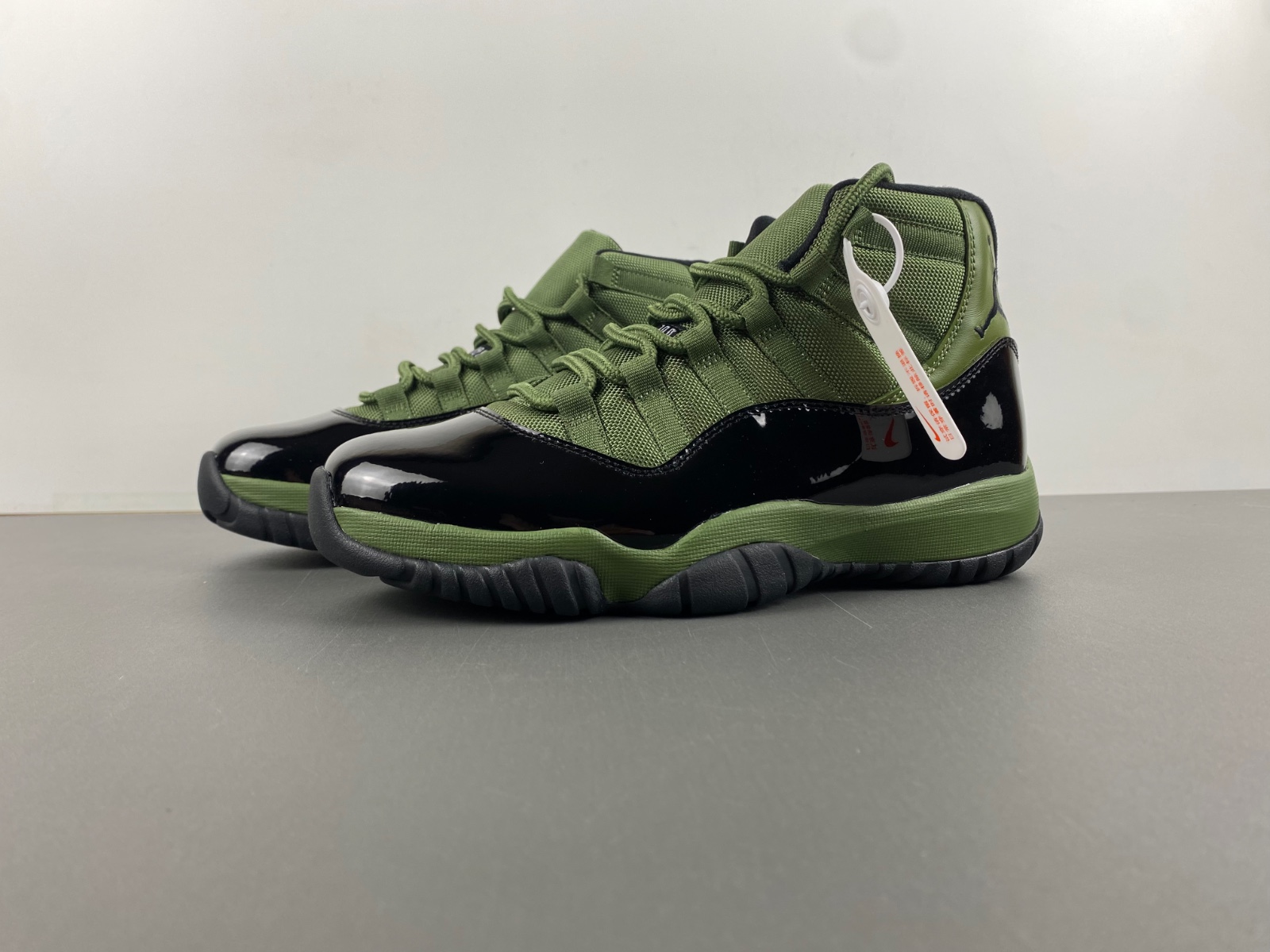 Air Jordan 11   CT8012-300