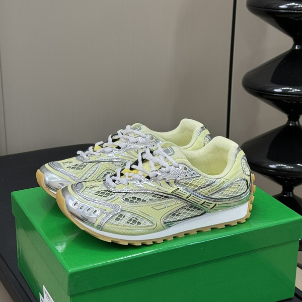 b0tte*a Ven*ta sneaker