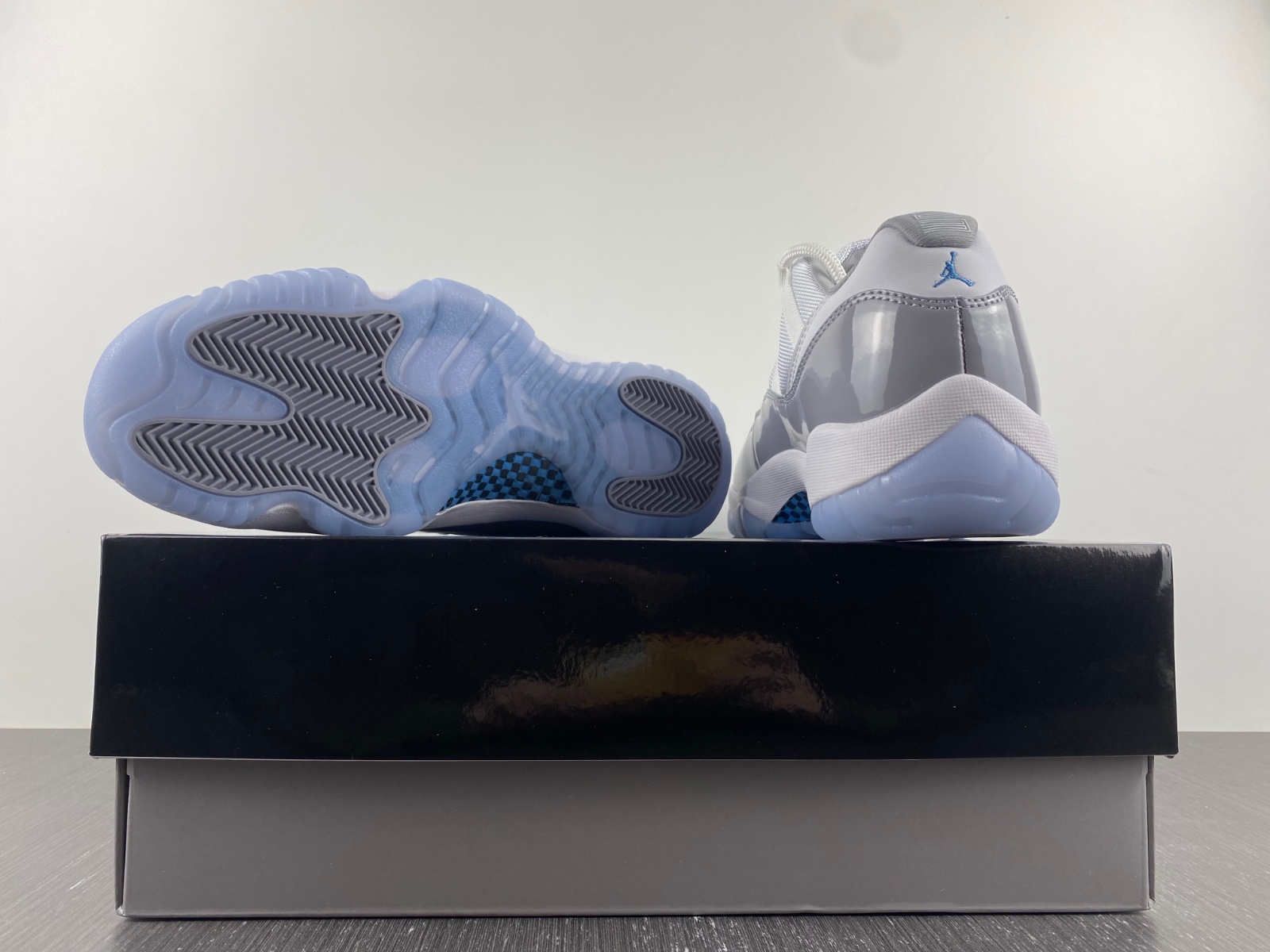 Air Jordan 11 Retro Low 