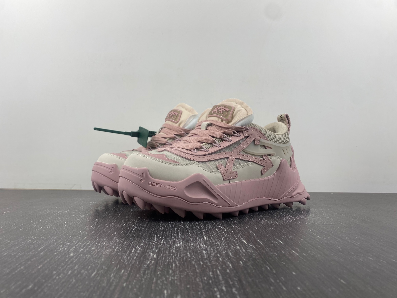 OW C/O ODSY-1000 SNEAKERS