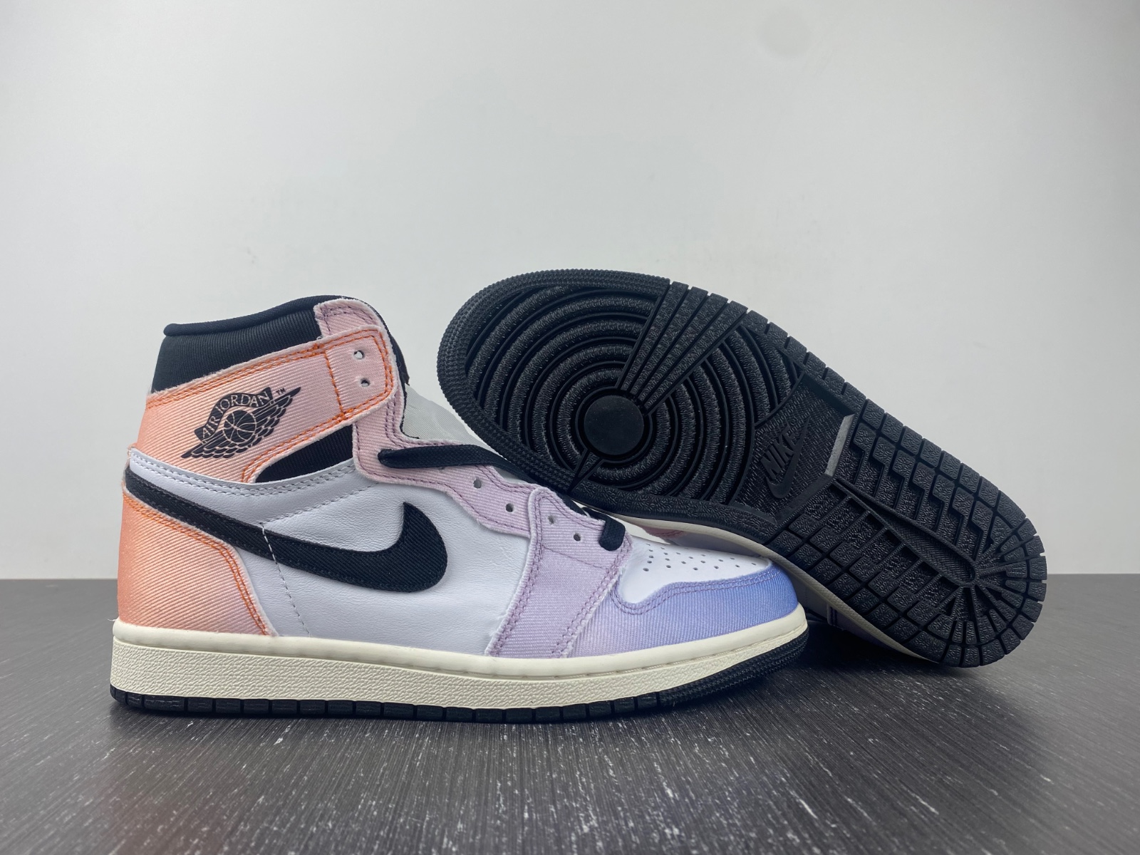Air Jordan 1 High OG "Skyline" DX0054-805