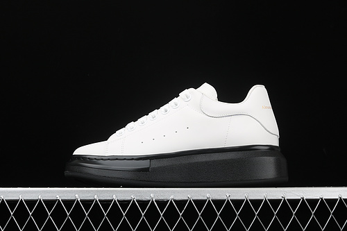 MCQUEEN OVERSIZED SNEAKER