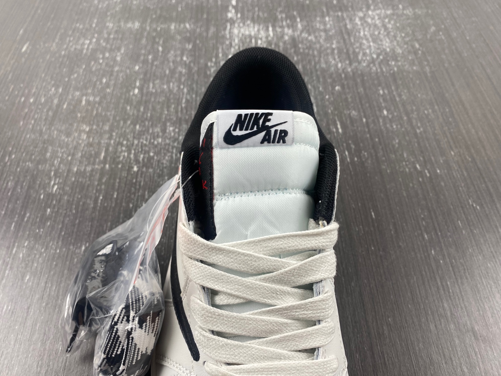 OFF-WHITE x Travis Scott x Air Jordan 1 custom