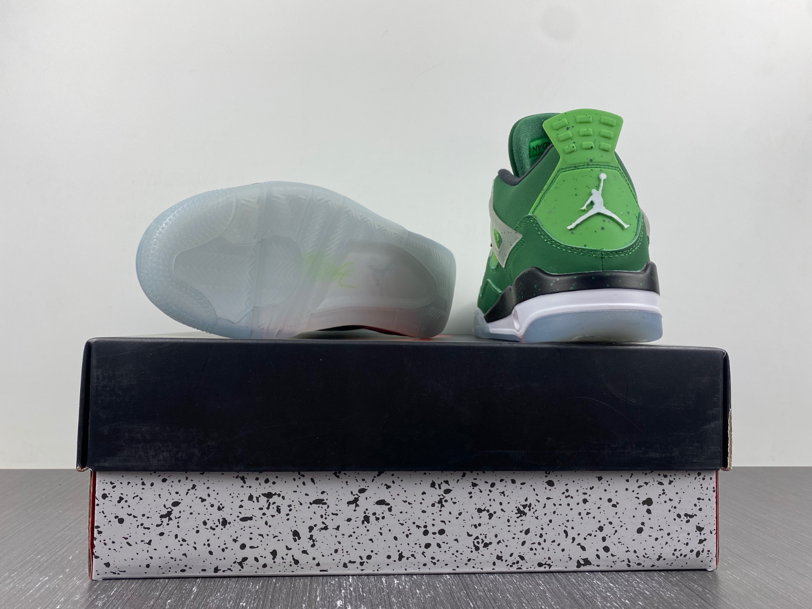 Nike  Air Jordan 4 PE customize