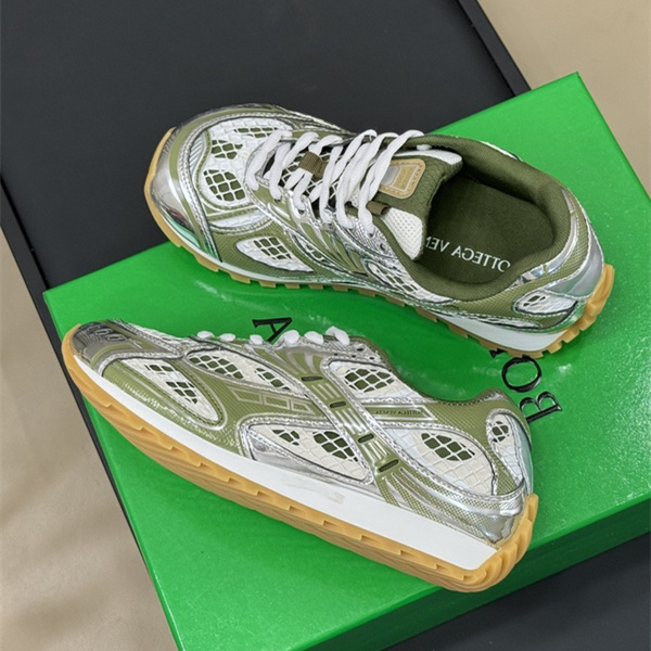 b0tte*a Ven*ta sneaker