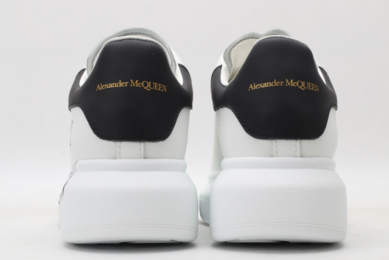 MCQUEEN OVERSIZED SNEAKER