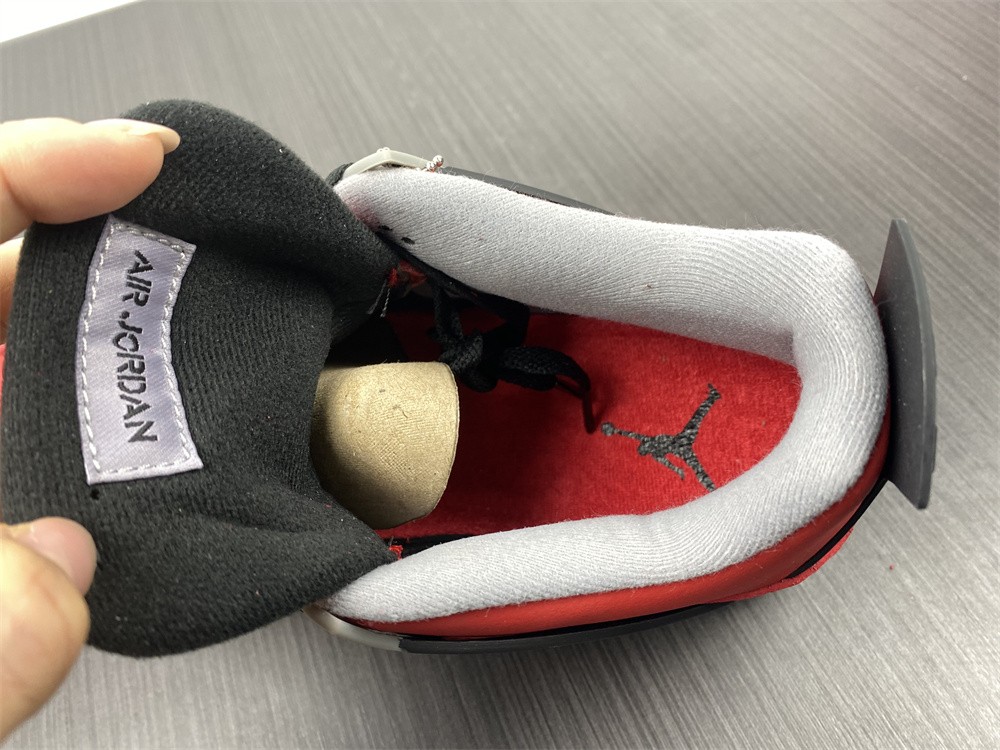 Air Jordan 4 Retro
