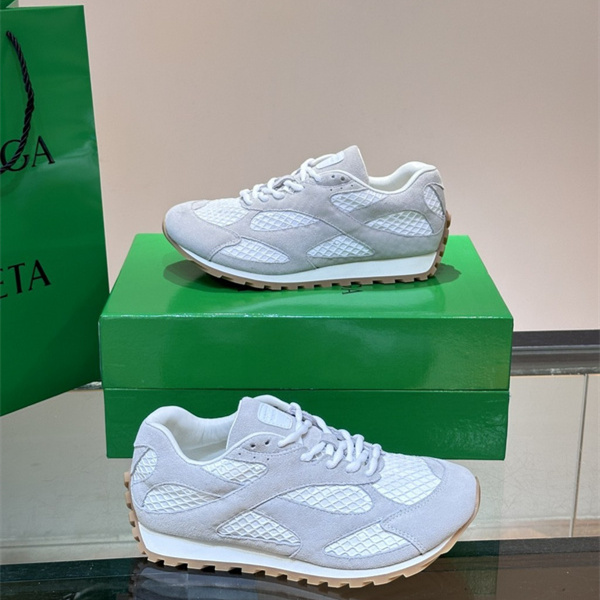 b0tte*a Ven*ta sneaker