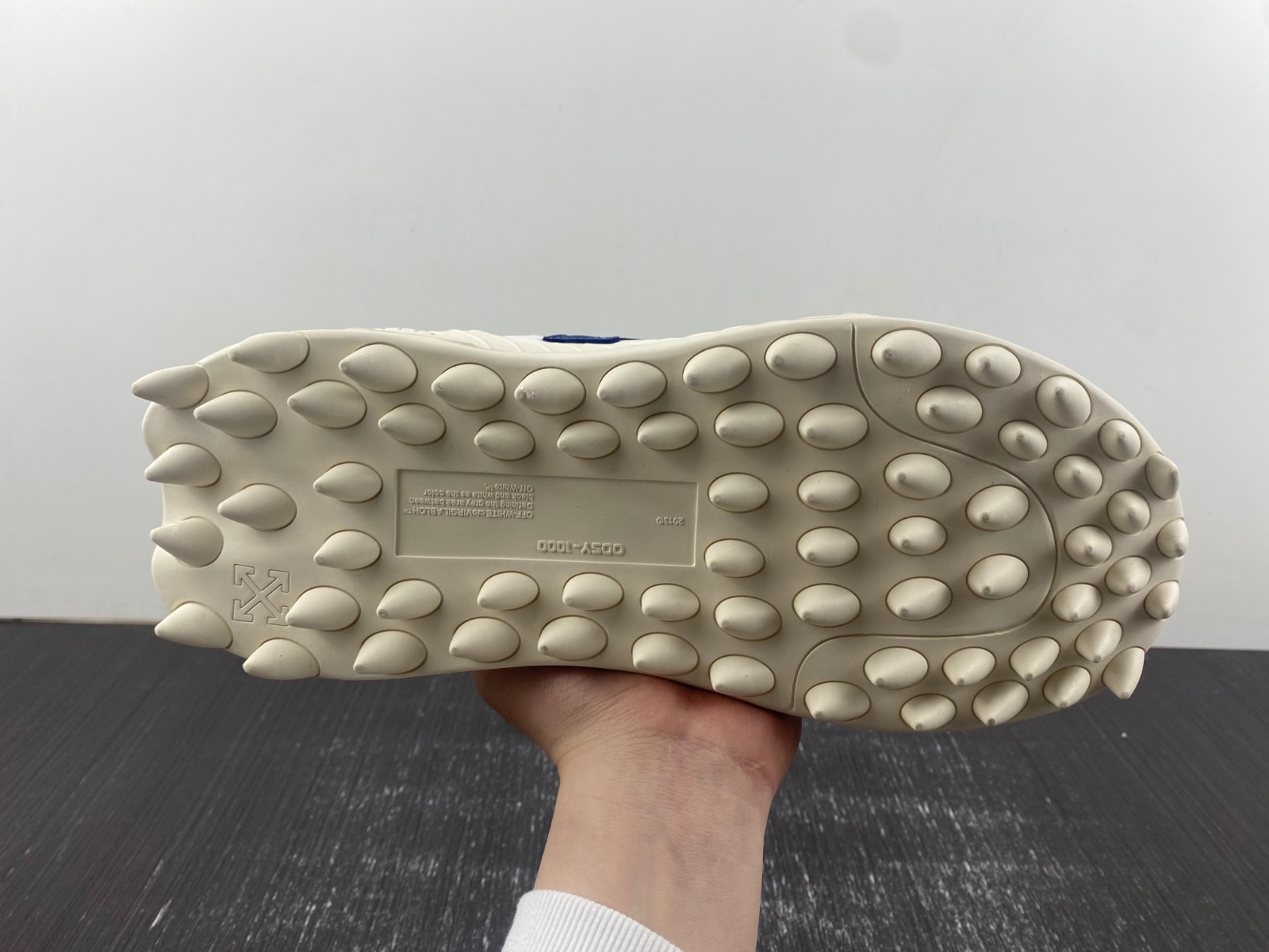 OW C/O ODSY-1000 SNEAKERS