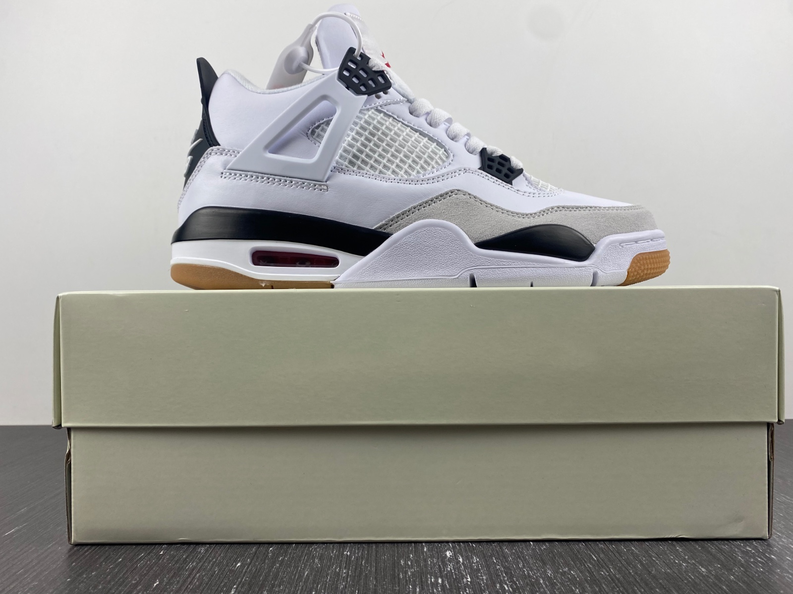 Nike SB x Air Jordan 4 customize