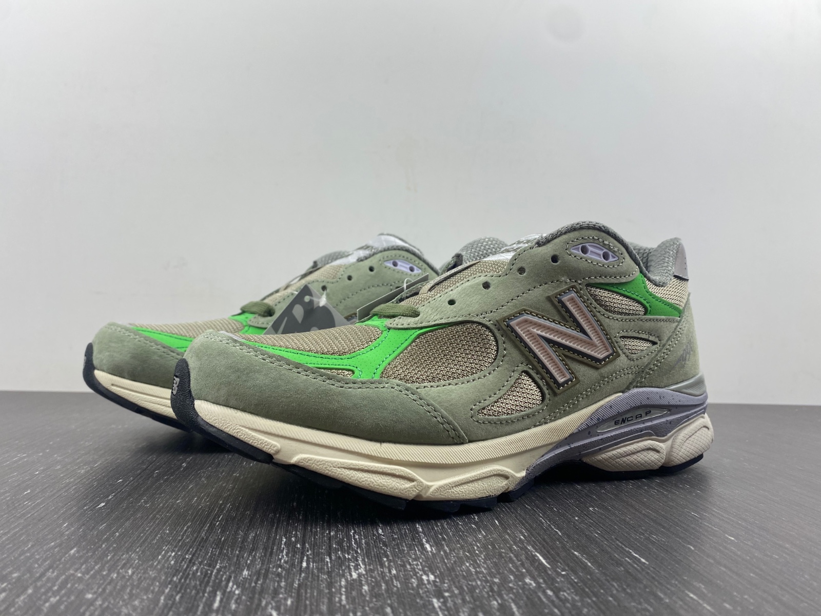 Patta x 990v3 Made in USA 'Keep Your Family Close' M990PP3