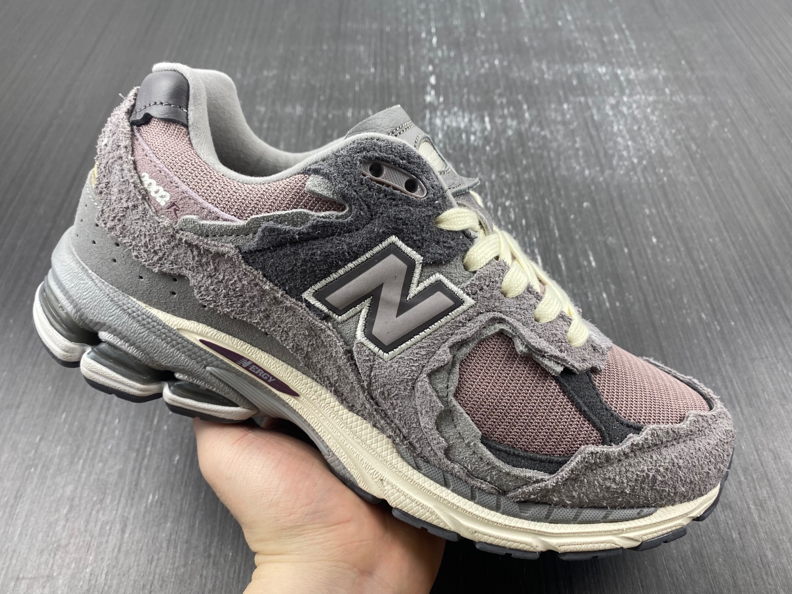 New Balance 2002R 