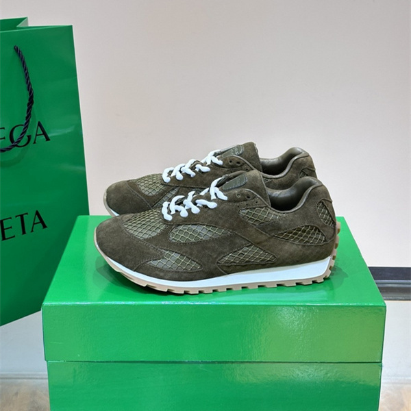 b0tte*a Ven*ta sneaker