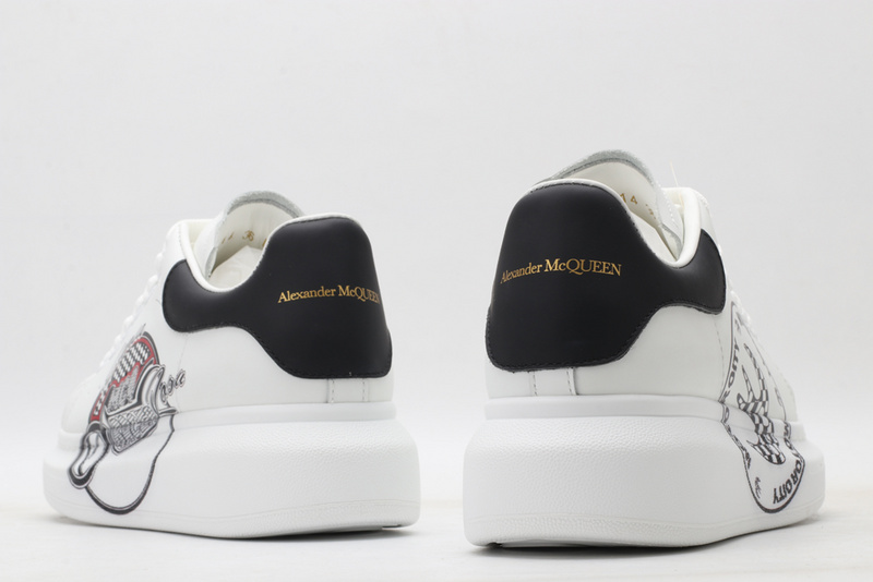 MCQUEEN OVERSIZED SNEAKER