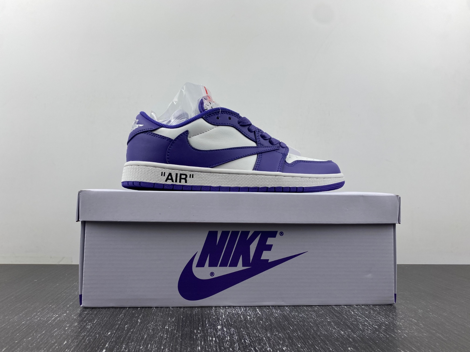 OFF-WHITE x Travis Scott x Air Jordan 1 custom