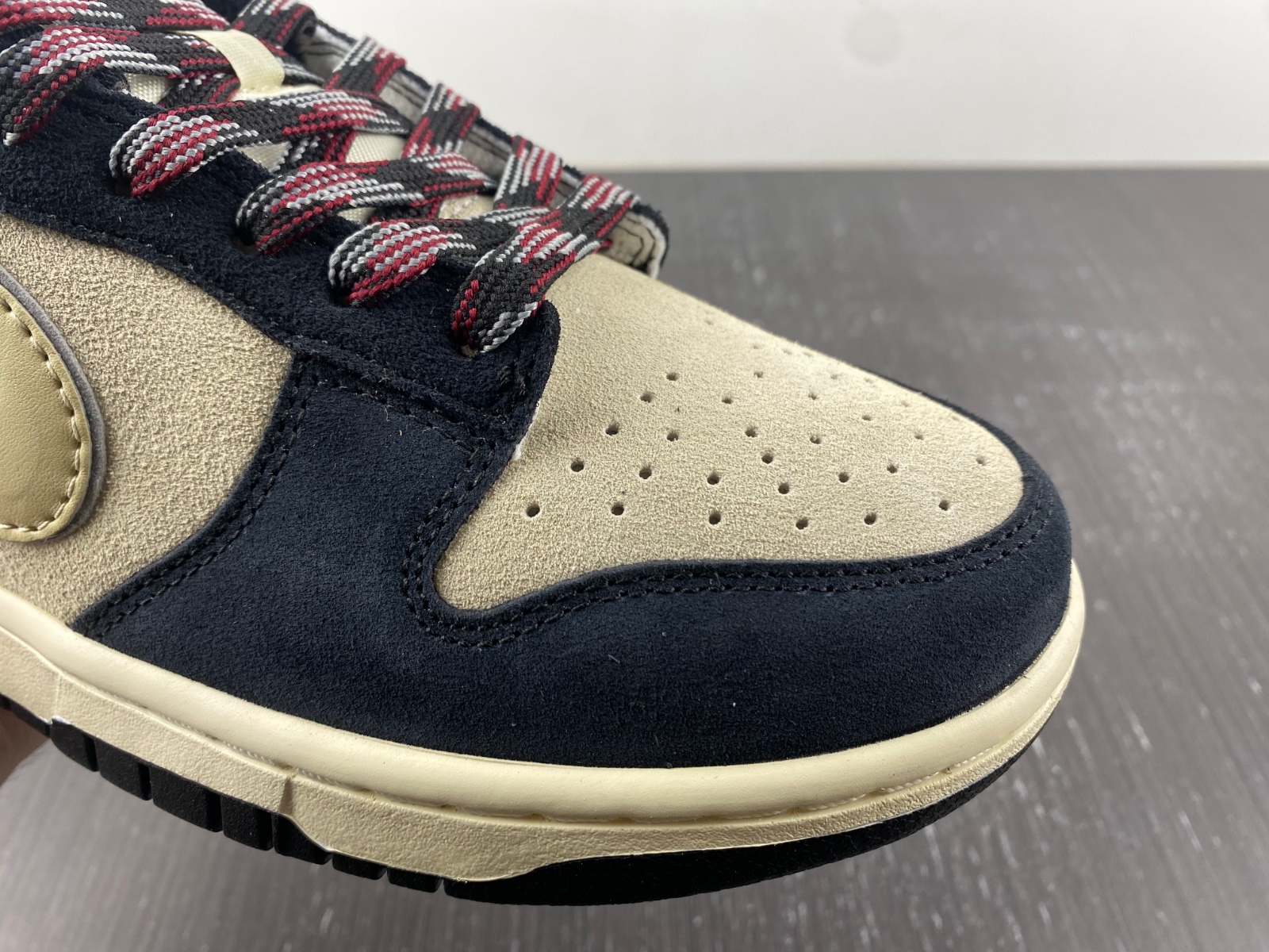 Nike Dunk Low "Black Suede" DV3054-001