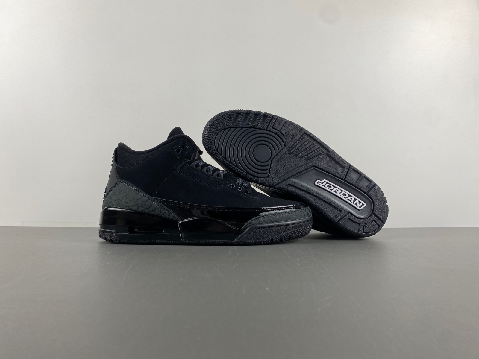 Jordan 3 Retro Black Cat    136064-002
