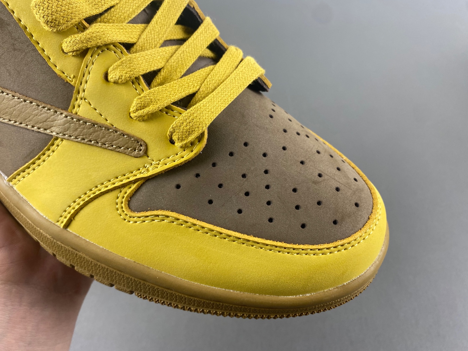Travis Scott x Air Jordan   DM7866-665
