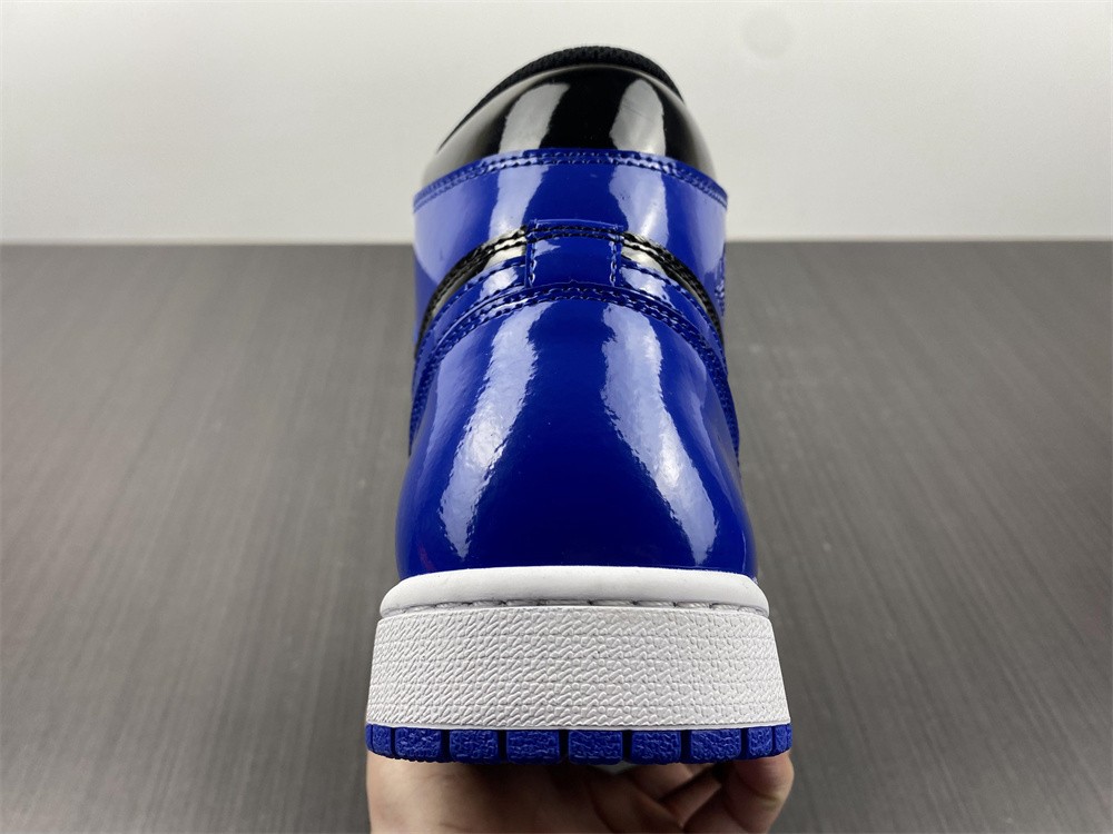 Air Jordan 1 Dark Marina Blue 555088-404