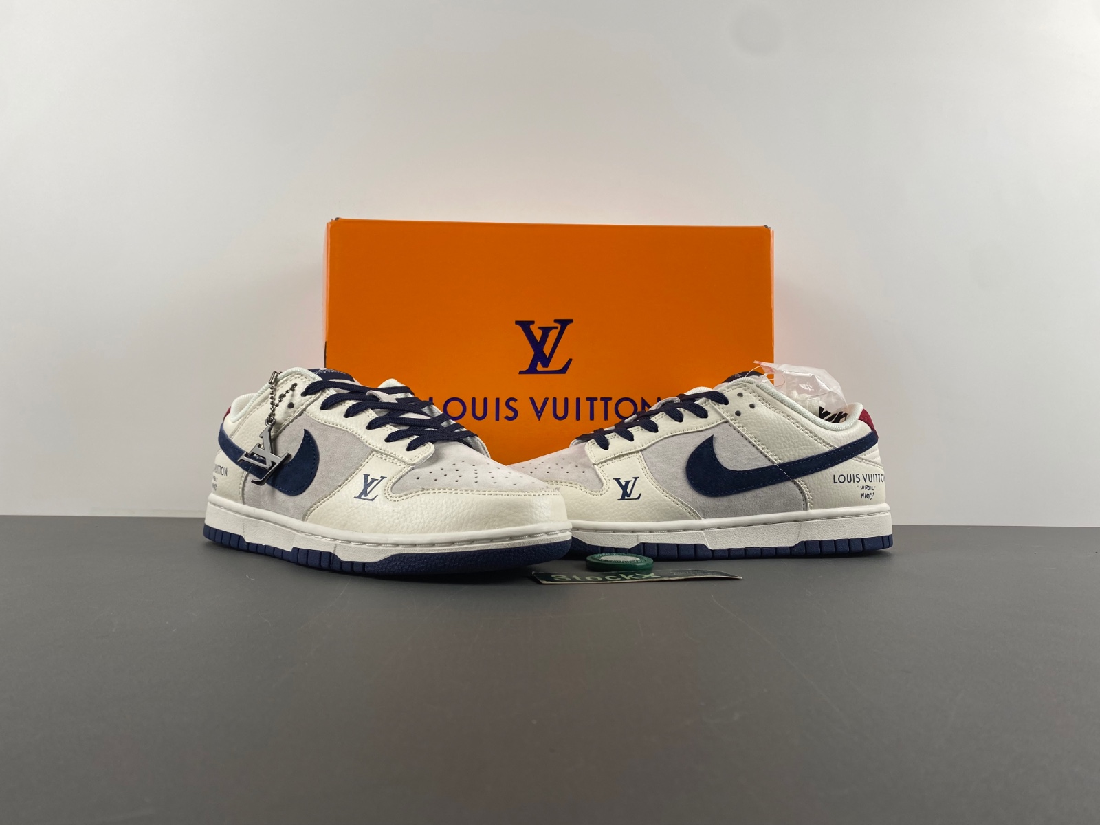 Nike SB Dunk Low    FC1688-134
