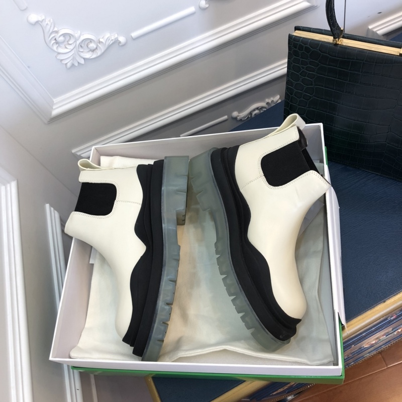 b0tte*a Ven*ta tire leather ankle boots