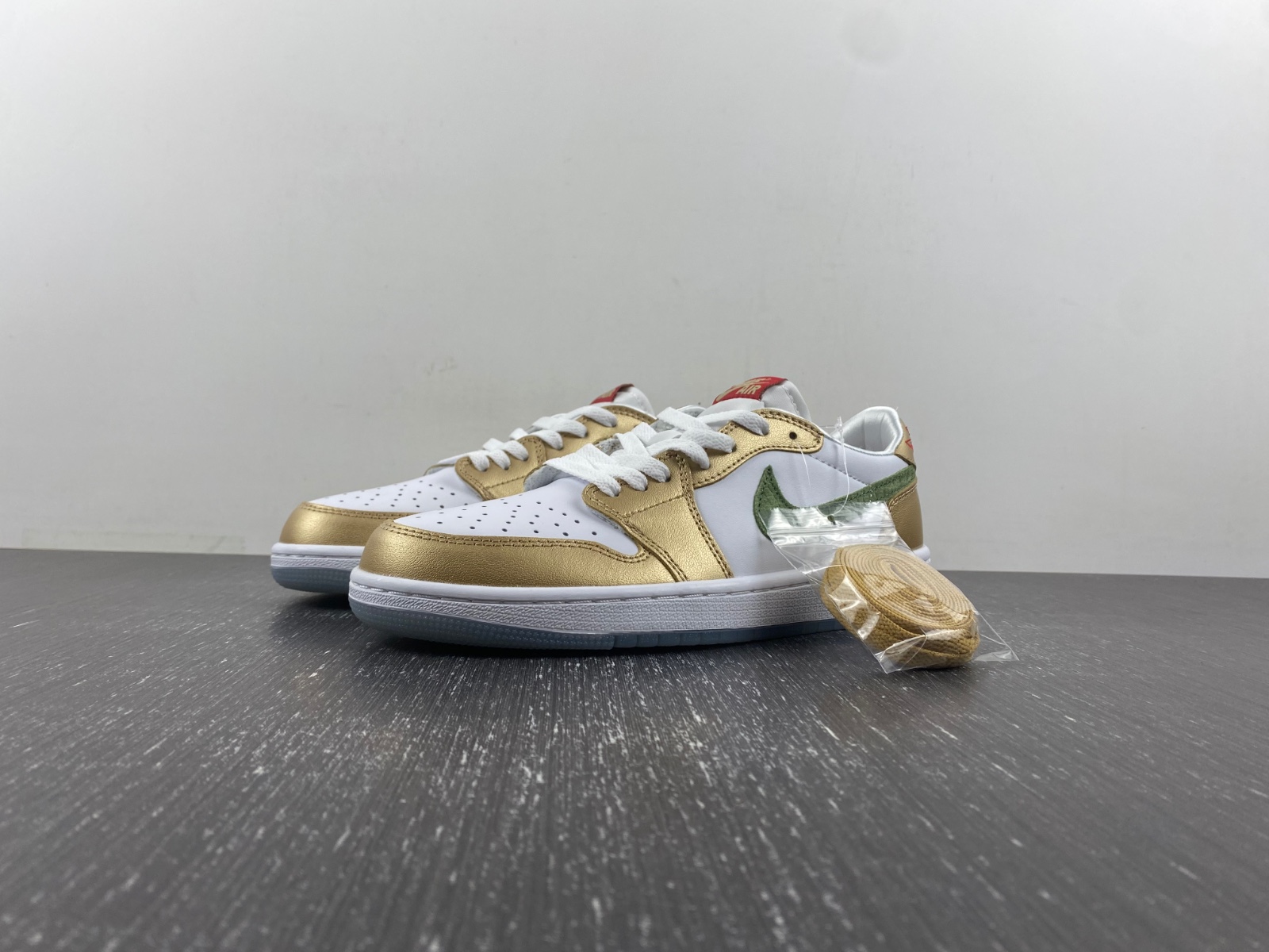 Air Jordan 1 Low OG BG