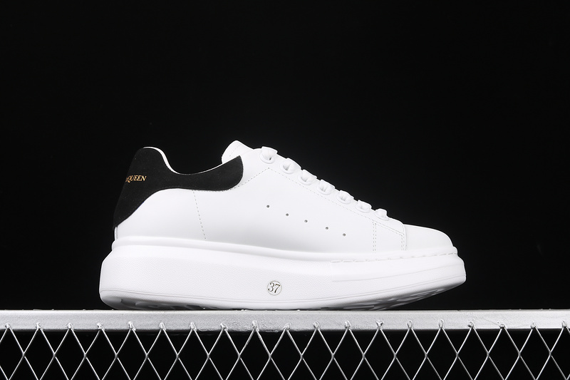 MCQUEEN OVERSIZED SNEAKER