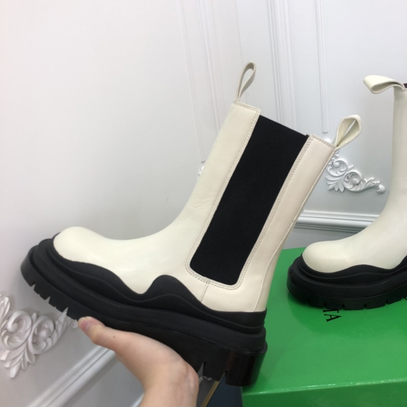 b0tte*a Ven*ta tire leather ankle boots
