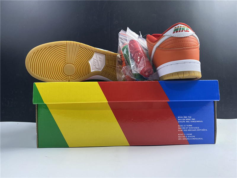 Nike SB Dunk Low 7 Eleven - CZ5130-600