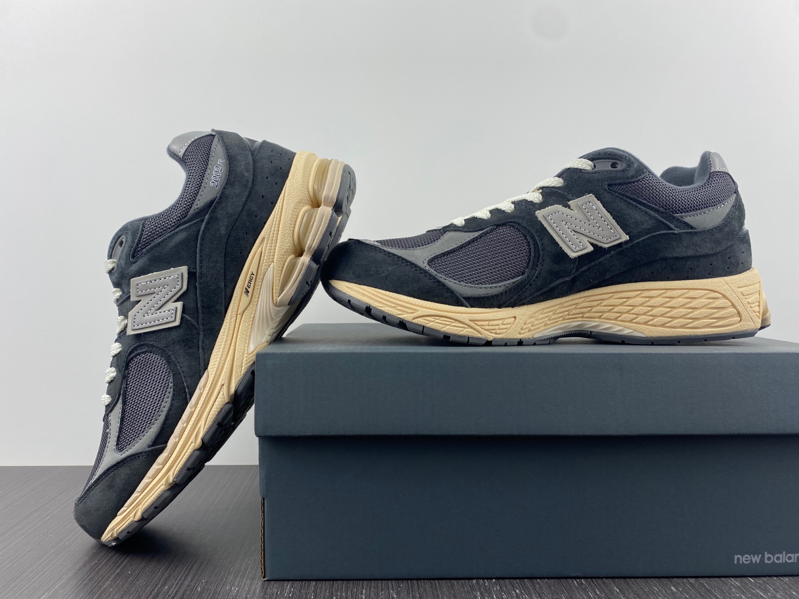 New Balance 2002R Black Dark Grey - M2002RHO
