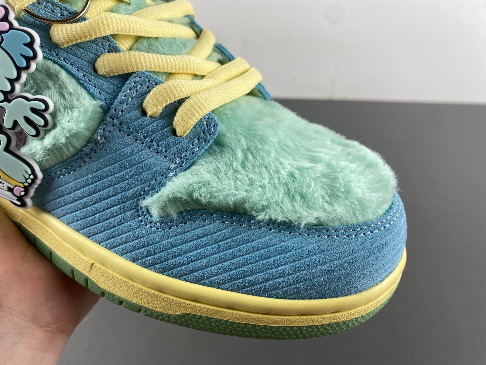 Verdy x Nike SB Dunk Low “Visty”  FN6040-400
