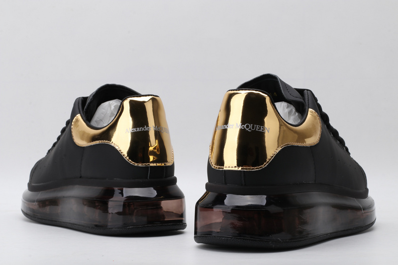 MCQUEEN OVERSIZED SNEAKER