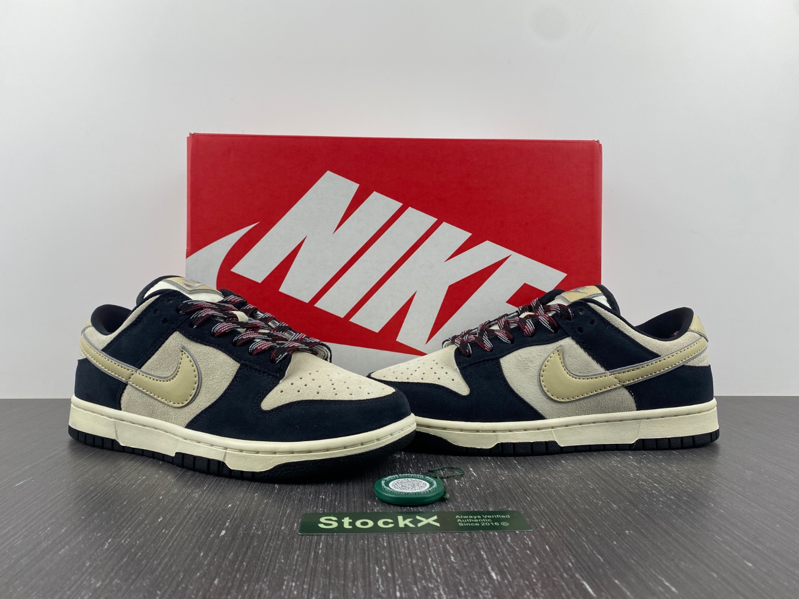 Nike Dunk Low "Black Suede" DV3054-001