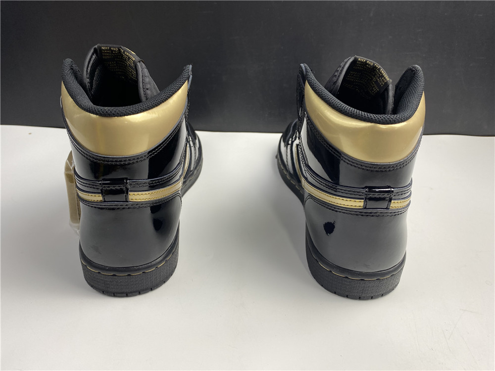 Air Jordan 1 Retro High OG Black/Metallic Gold 555088-032