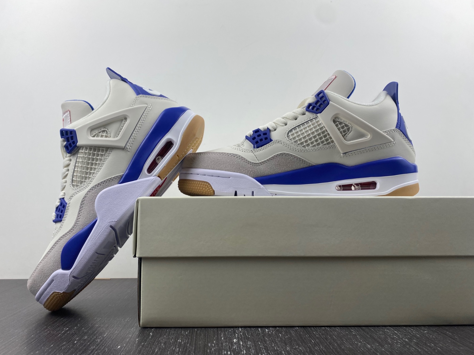 Nike SB x Air Jordan 4 customize