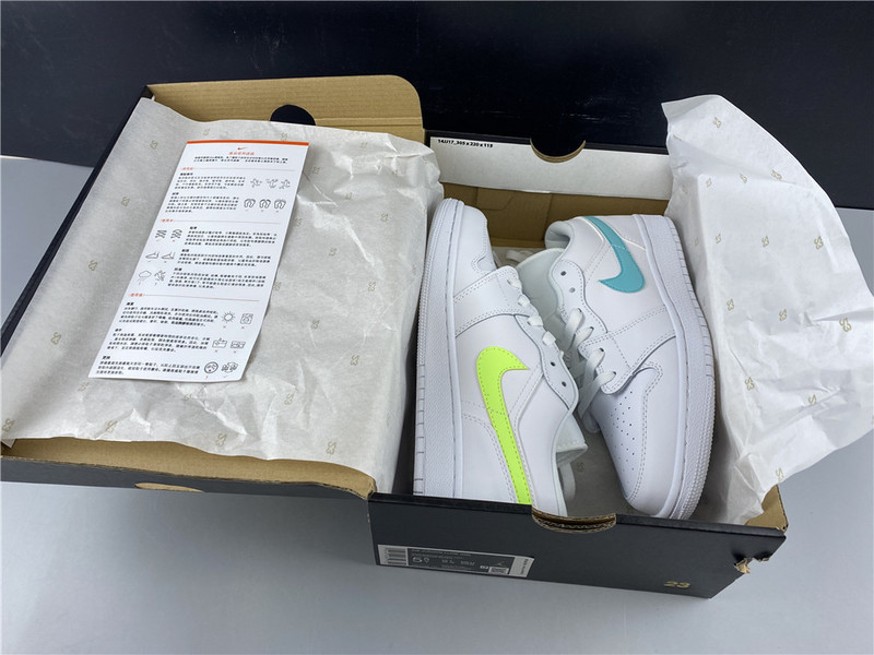 Air Jordan 1 Low 