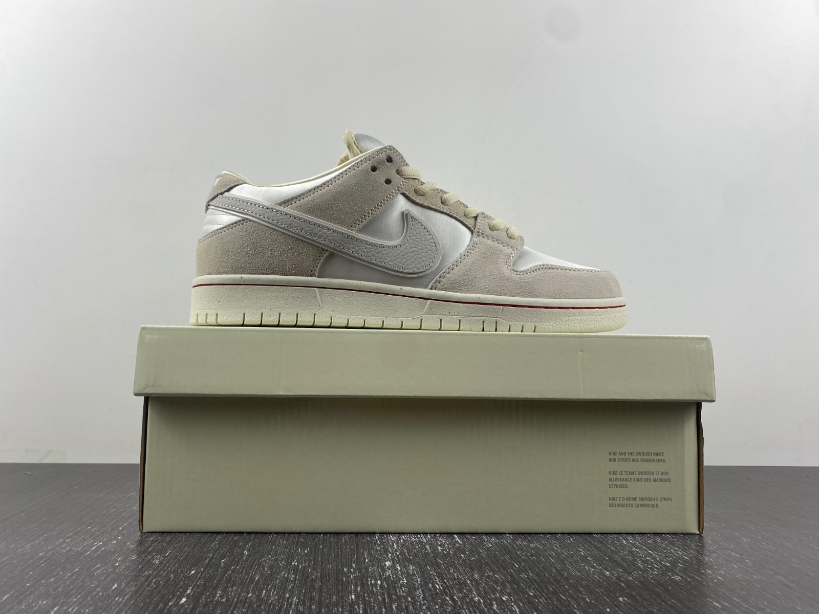 Nike SB Dunk Low Valentine