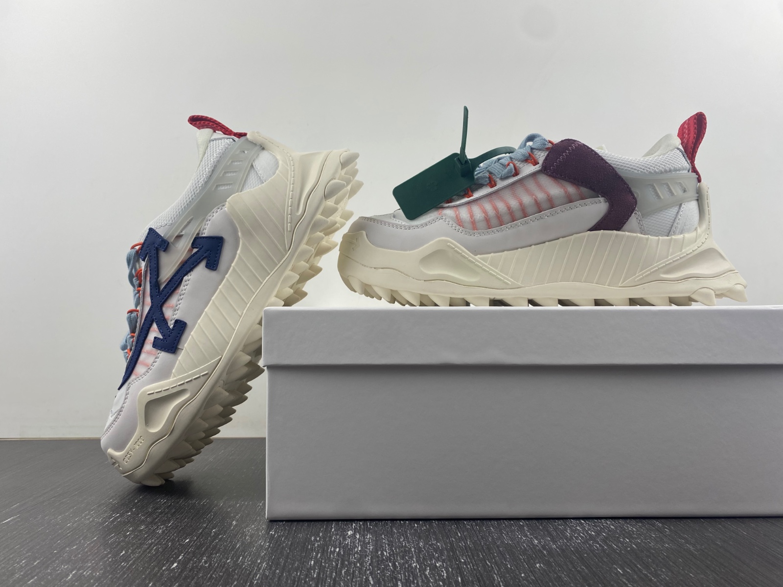 OW C/O ODSY-1000 SNEAKERS