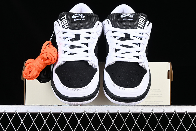 TIGHTBOOTH x Nike SB Dunk Low FD2629-100
