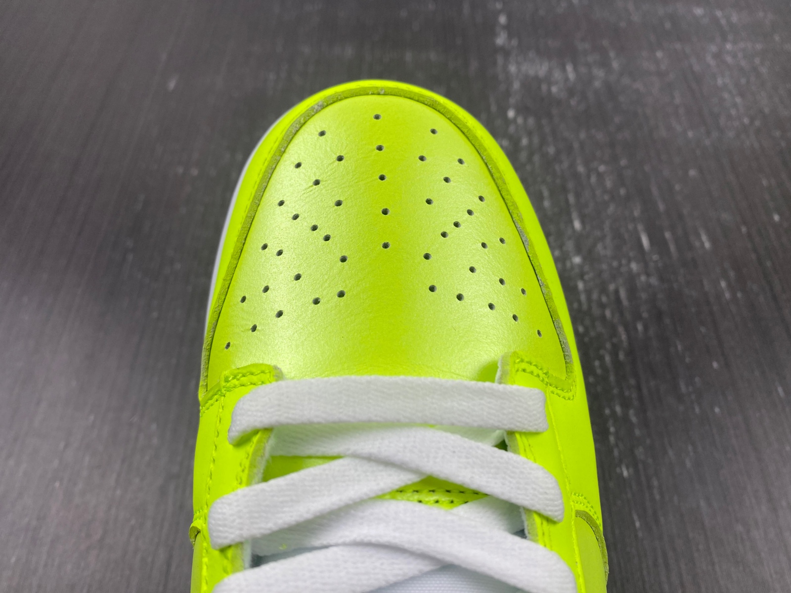 Nike Dunk Low “Glow in the Dark” FJ4610-702