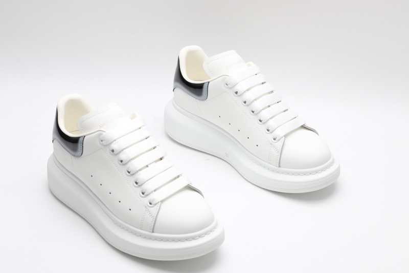 MCQUEEN OVERSIZED SNEAKER