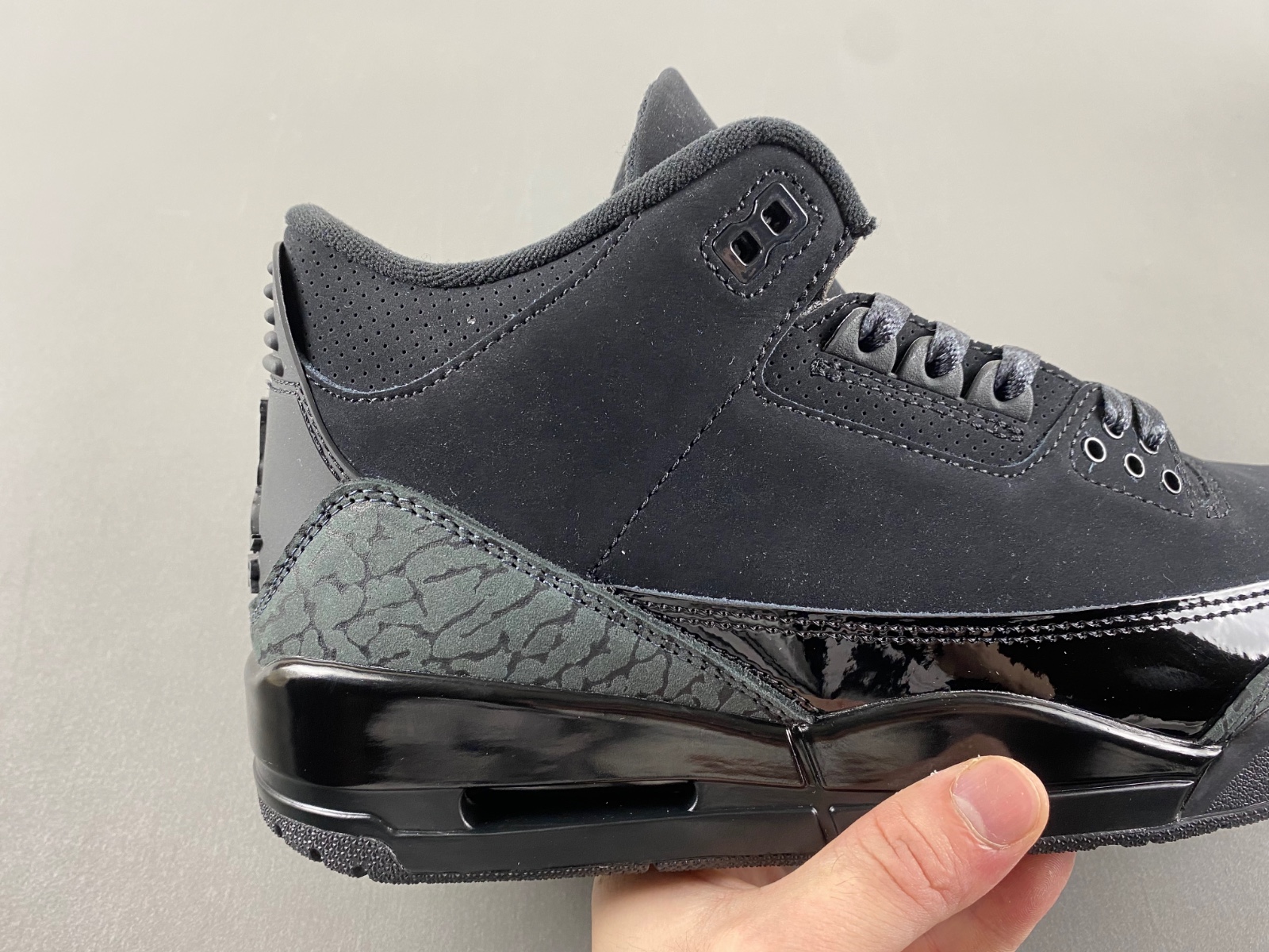 Jordan 3 Retro Black Cat    136064-002