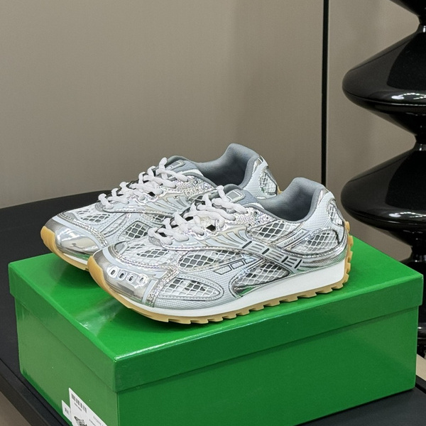 b0tte*a Ven*ta sneaker