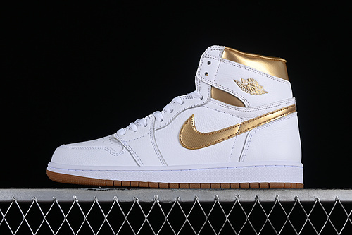 Air Jordan 1 Retro High OG 'Metallic Gold' FD2596-107