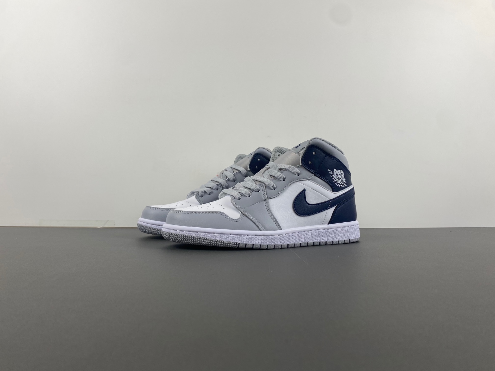 AIR JORDAN 1 MID SE